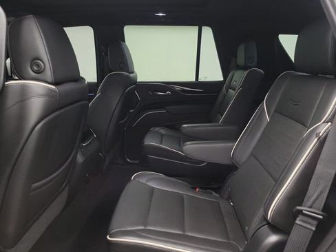 Used 2021 Cadillac Escalade Sport RWD image 17