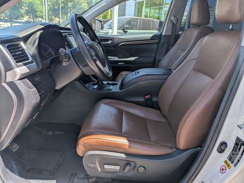 Used 2018 Toyota Highlander Limited Platinum AWD/4WD image 15