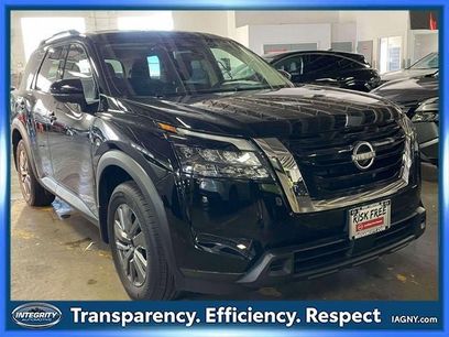 Certified 2024 Nissan Pathfinder SV