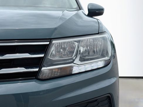 Used 2019 Volkswagen Tiguan SE w/ Panoramic Sunroof Package AWD/4WD image 9