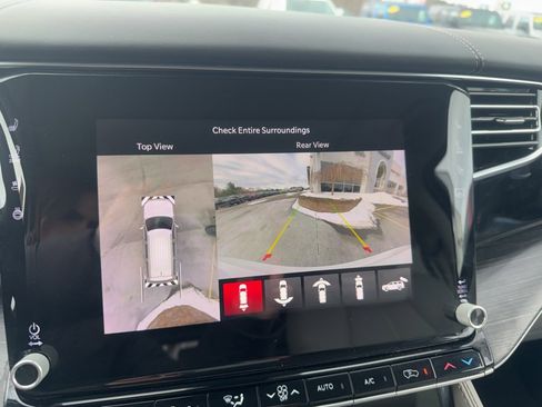 Used 2023 Jeep Wagoneer Series III w/ Premium Group I image 33