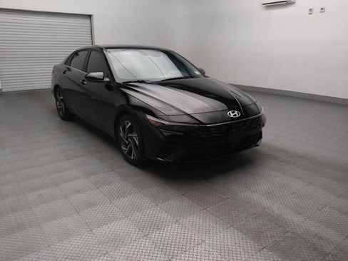 Used 2024 Hyundai Elantra SEL w/ Convenience Package image 13