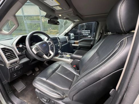 Used 2019 Ford F150 Lariat w/ Equipment Group 502A Luxury AWD/4WD image 11