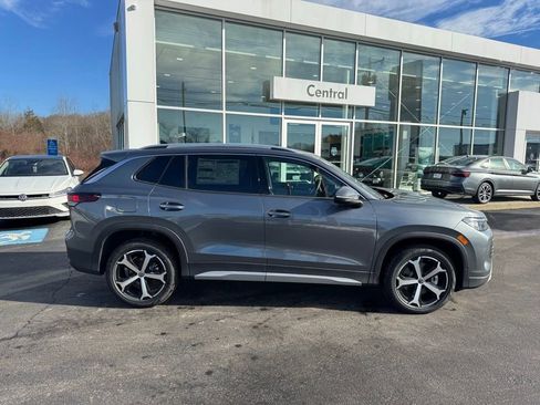 New 2026 Volkswagen Tiguan SE image 6