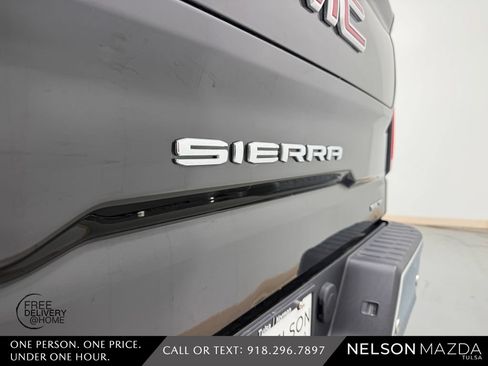 Used 2019 GMC Sierra 1500 SLT w/ SLT Premium Plus Package AWD/4WD image 10