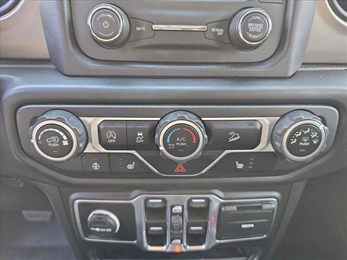 Used 2020 Jeep Wrangler Unlimited Sport image 21