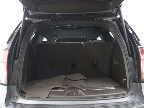 Used 2021 Chevrolet Tahoe Z71 w/ Z71 Off-Road Package image 18