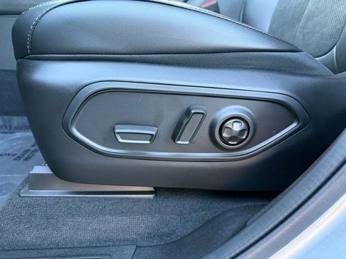 New 2025 Jeep Grand Cherokee L Laredo image 11