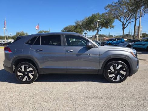 Used 2025 Volkswagen Atlas Cross Sport SE image 9