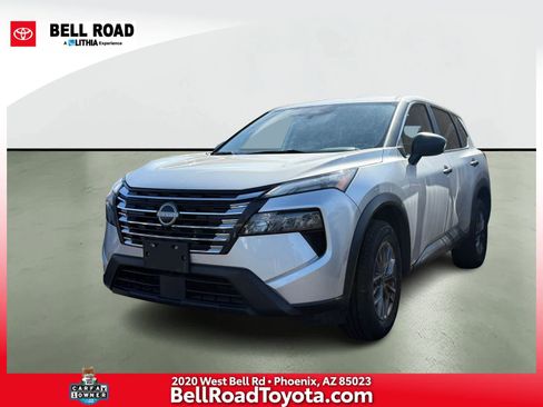 Used 2024 Nissan Rogue S image 1