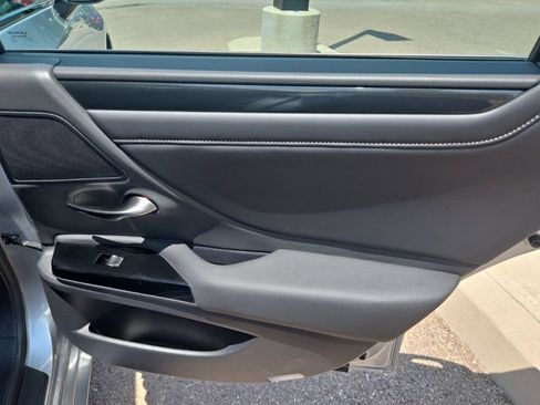 Used 2024 Lexus ES 350 w/ Accessory Package (Z1) FWD image 9