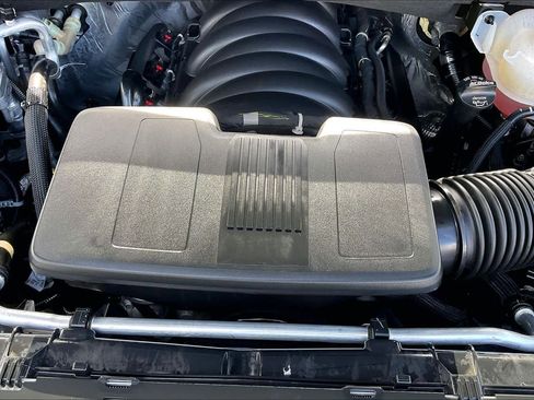 Used 2024 GMC Yukon XL AT4 w/ Technology Package image 32