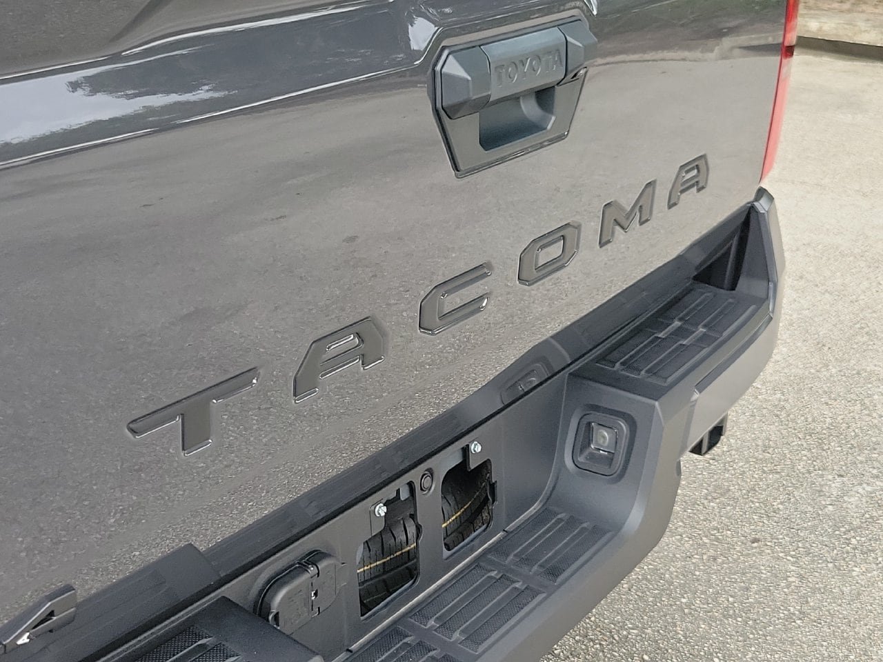 Used 2026 Toyota Tacoma SR5 AWD/4WD image 6