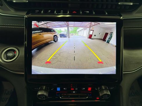 Used 2021 Jeep Grand Cherokee L Overland w/ Luxury Tech Group IV AWD/4WD image 18