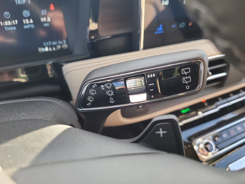 Used 2026 Lincoln Corsair Reserve FWD image 29