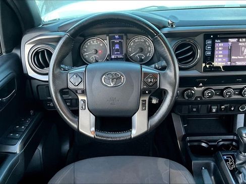 Used 2019 Toyota Tacoma TRD Off-Road image 5