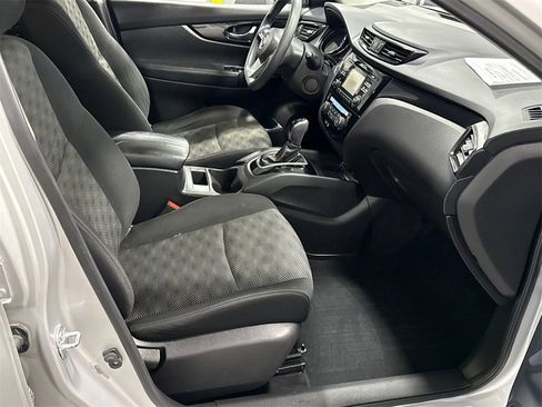 Used 2017 Nissan Rogue Sport SV image 14