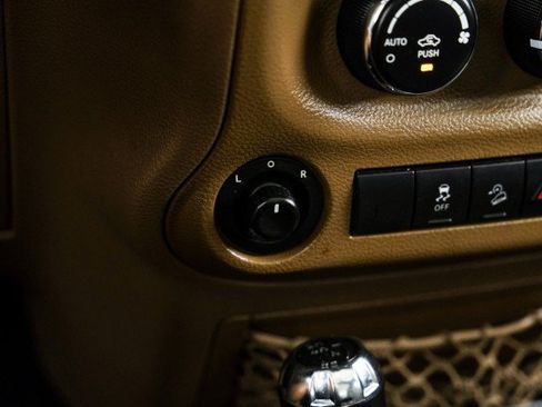 Used 2012 Jeep Wrangler Sahara AWD/4WD image 23