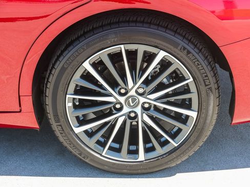 Certified 2025 Lexus ES 300h w/ Premium Package FWD image 12
