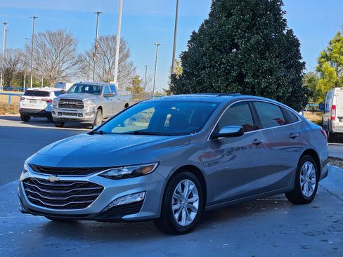 Used 2024 Chevrolet Malibu LT image 3