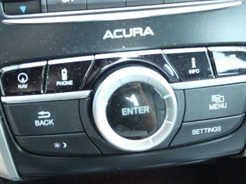 Used 2015 Acura TLX w/ Technology Package FWD image 18