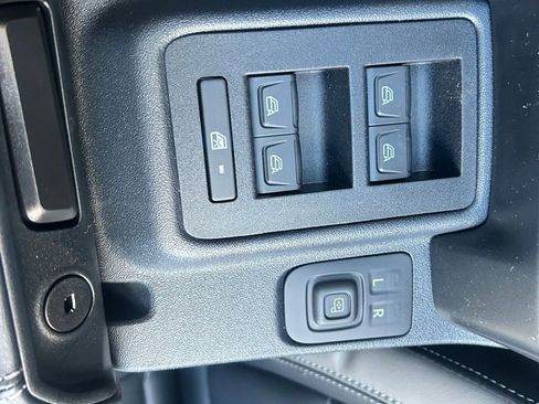 New 2025 Ford Bronco Outer Banks w/ Sasquatch Package image 25