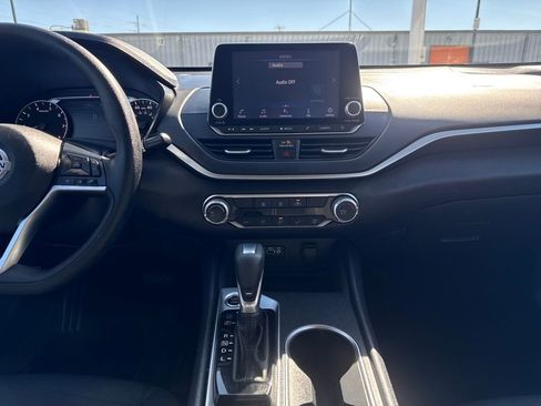 Used 2022 Nissan Altima 2.5 SV image 17