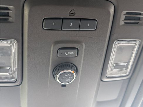 Used 2024 Chevrolet Tahoe LT AWD/4WD image 35