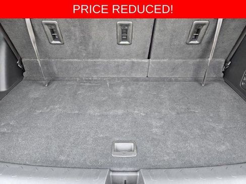 Used 2022 Chevrolet Traverse LT FWD image 33