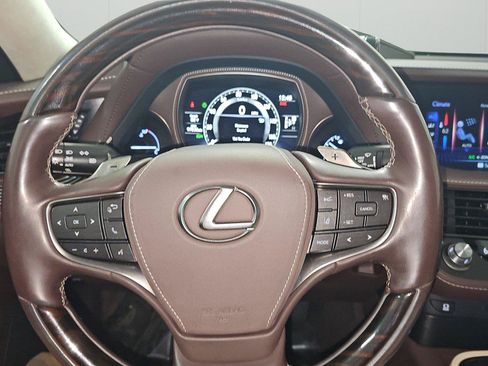 Used 2018 Lexus LS 500 AWD w/ Luxury Package image 22