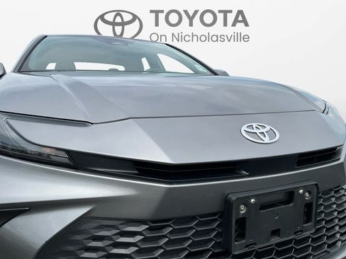 Used 2025 Toyota Camry Hybrid FWD image 9