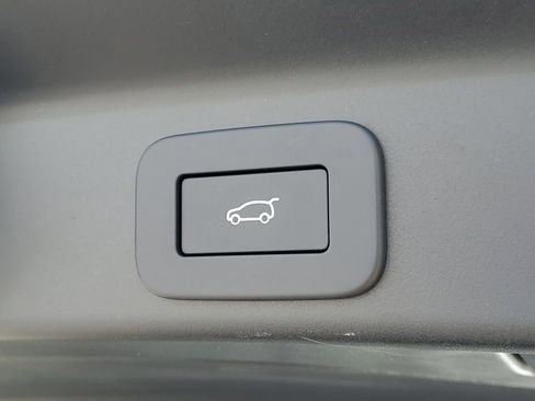 New 2026 Jaguar F-PACE R-Dynamic S image 8