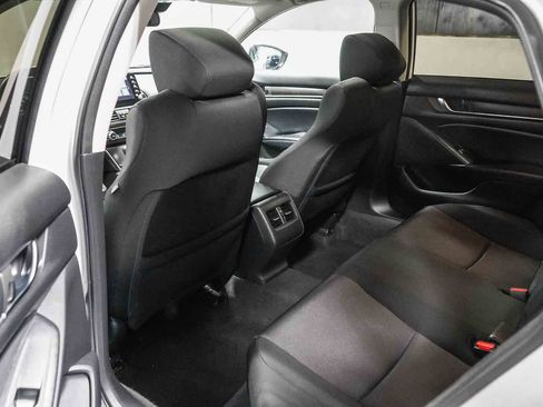 Used 2018 Honda Accord EX image 19