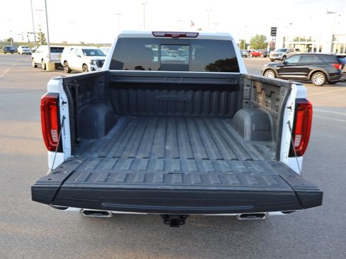 Certified 2024 GMC Sierra 1500 AT4 w/ Technology Package AWD/4WD image 16