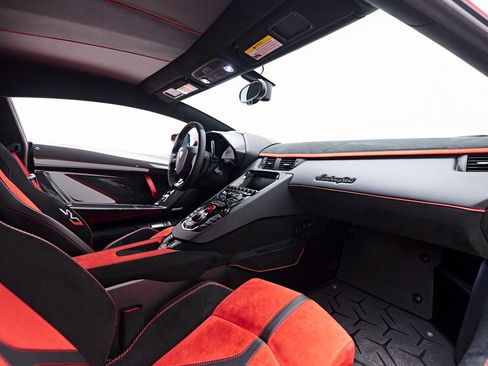 Used 2019 Lamborghini Aventador SVJ image 70