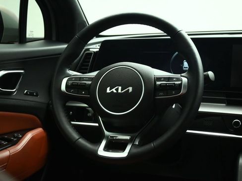 Certified 2025 Kia Sportage SX AWD/4WD image 40