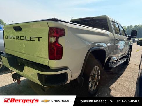 Used 2023 Chevrolet Silverado 2500 LT w/ Z71 Chrome Sport Edition AWD/4WD image 2