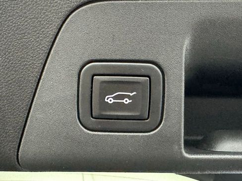 Used 2021 Buick Envision Essence w/ Sport Touring Package image 11