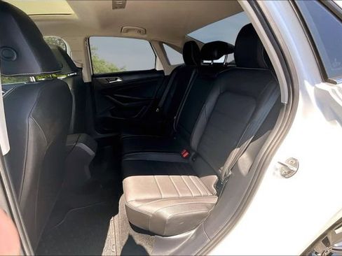 Used 2024 Volkswagen Jetta SE FWD image 21