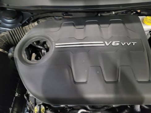 Used 2021 Jeep Cherokee Limited image 30