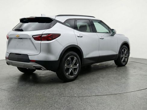 Used 2025 Chevrolet Blazer LT image 9
