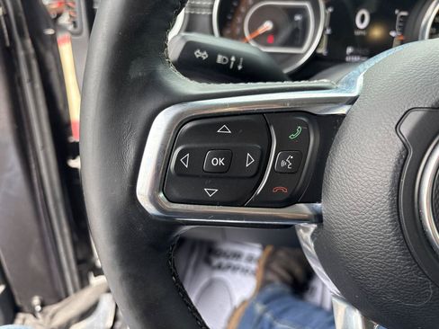 Used 2019 Jeep Wrangler Unlimited Sahara w/ LED Lighting Group AWD/4WD image 21