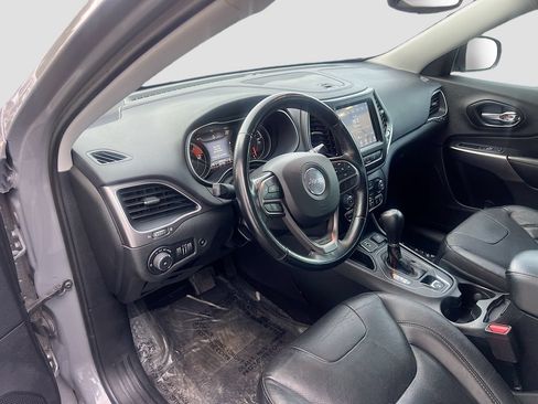 Used 2021 Jeep Cherokee Latitude Lux w/ Comfort/Convenience Group FWD image 9