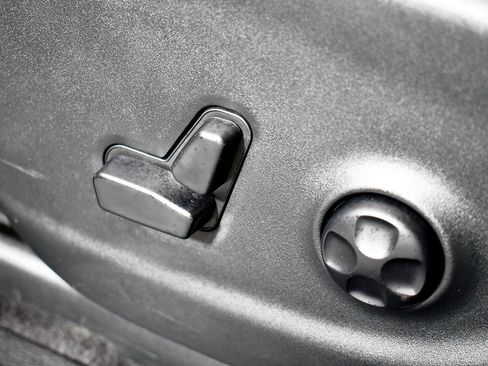 Used 2017 Jeep Cherokee Trailhawk w/ Comfort/Convenience Group image 24