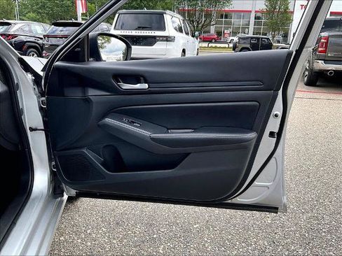 Certified 2024 Nissan Altima 2.5 SV AWD/4WD image 12