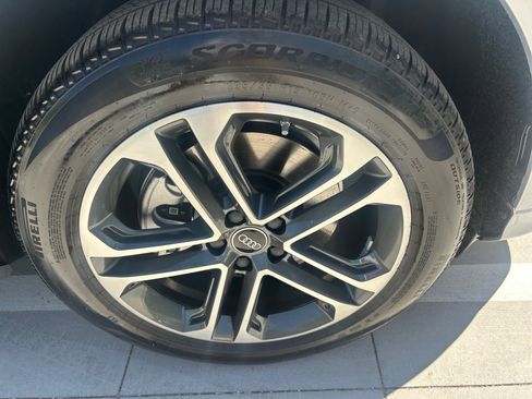 Certified 2025 Audi Q5 Premium w/ Convenience Package image 25