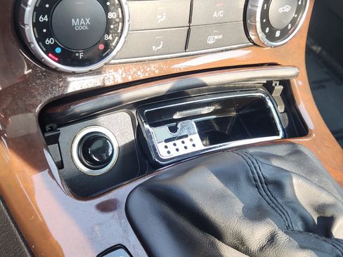 Used 2014 Mercedes-Benz SLK 350 image 19