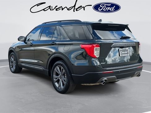Used 2022 Ford Explorer XLT w/ Equipment Group 202A image 7