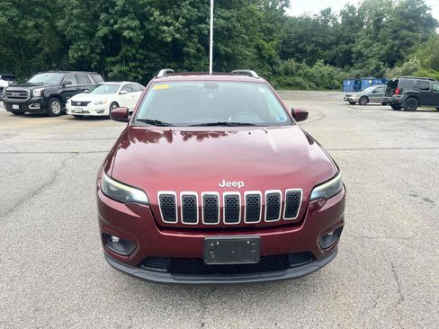 Used 2019 Jeep Cherokee Latitude w/ Cold Weather Group FWD image 2
