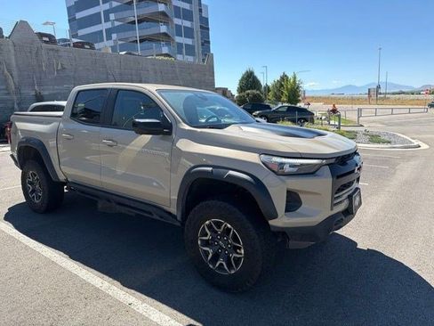 Used 2023 Chevrolet Colorado ZR2 w/ ZR2 Convenience Package III AWD/4WD image 2